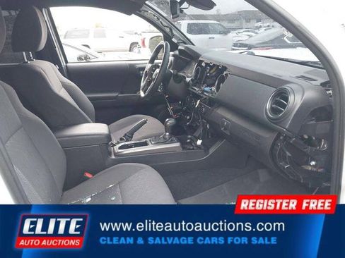 Used 2018 Toyota Tacoma TRD Sport w/ Technology Package image 9