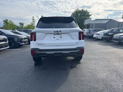 Certified 2025 Kia Sorento SX AWD/4WD image 4