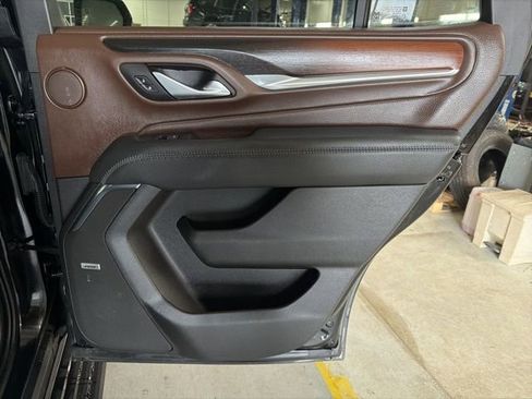 Used 2022 GMC Yukon Denali w/ Advanced Technology Package image 18