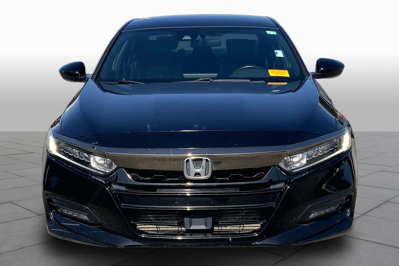 Used 2018 Honda Accord Sport image 4