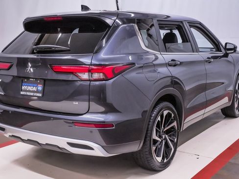 Used 2024 Mitsubishi Outlander SE image 6