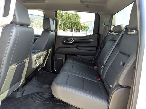 Used 2024 Chevrolet Silverado 1500 LTZ image 15