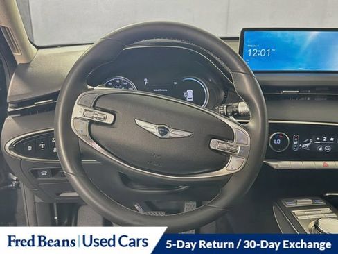 Used 2023 Genesis GV70 2.5T w/ Select Package AWD/4WD image 15