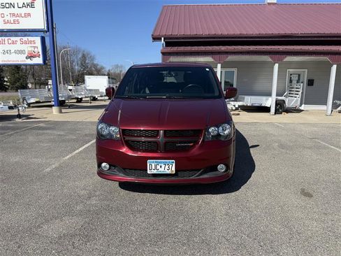 Used 2018 Dodge Grand Caravan GT image 2