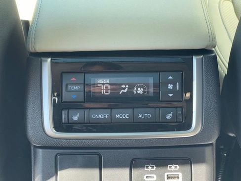 New 2026 Subaru Ascent Limited AWD/4WD image 18