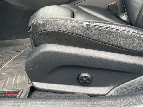 Used 2016 Mercedes-Benz C 300 4MATIC Sedan image 40