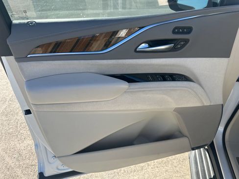 Used 2021 Cadillac Escalade Sport Platinum image 42