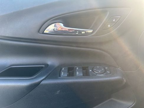 Used 2023 Chevrolet Equinox LT image 10
