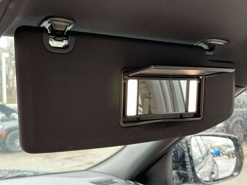 Used 2023 Jeep Grand Cherokee Limited w/ Luxury Tech Group II image 29