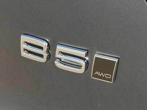 New 2026 Volvo XC40 B5 Ultra w/ Protection Package Premier AWD/4WD image 8