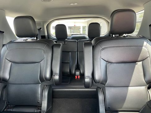 Used 2024 Ford Explorer Limited AWD/4WD image 22