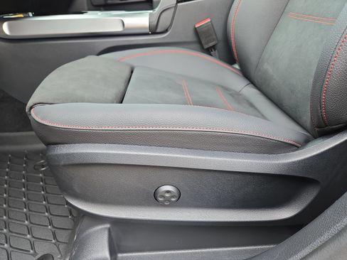 New 2026 Mercedes-Benz GLB 35 AMG 4MATIC image 17