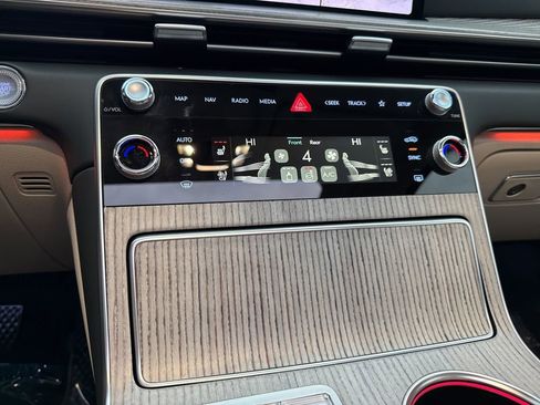 Used 2025 Genesis GV80 3.5T Advanced image 23