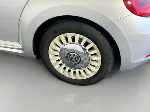 Used 2013 Volkswagen Beetle 2.5 FWD image 28