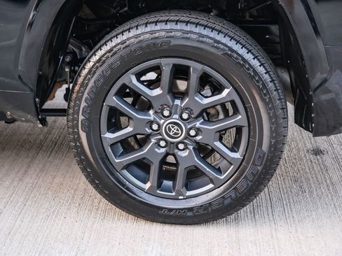 Used 2022 Toyota Tundra Platinum w/ Advanced Package RWD image 9