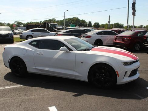 Used 2017 Chevrolet Camaro LT RWD image 10
