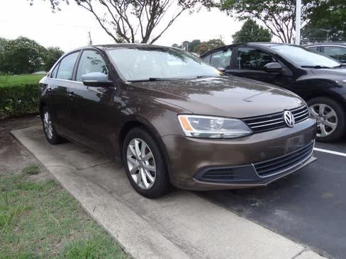 Used 2014 Volkswagen Jetta SE FWD image 3