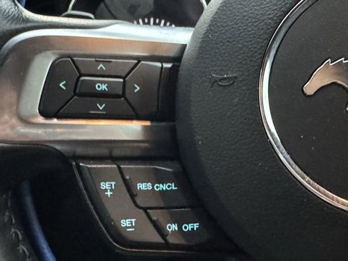 Used 2016 Ford Mustang V6 image 24