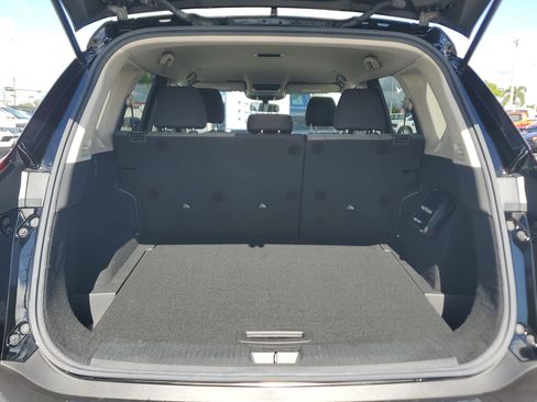 Used 2022 Nissan Rogue SV FWD image 14