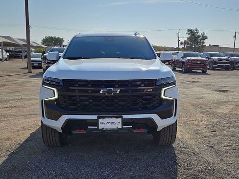 Used 2024 Chevrolet Tahoe Z71 w/ Luxury Package AWD/4WD image 3