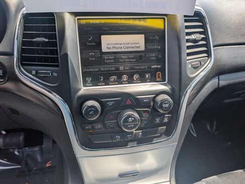 Used 2015 Jeep Grand Cherokee Altitude AWD/4WD image 18