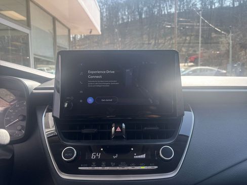 Used 2025 Toyota Corolla LE image 20