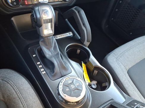 Used 2022 Ford Bronco Big Bend image 9