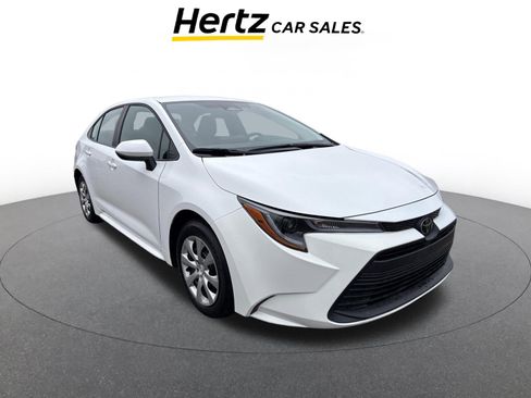 Used 2025 Toyota Corolla LE image 1