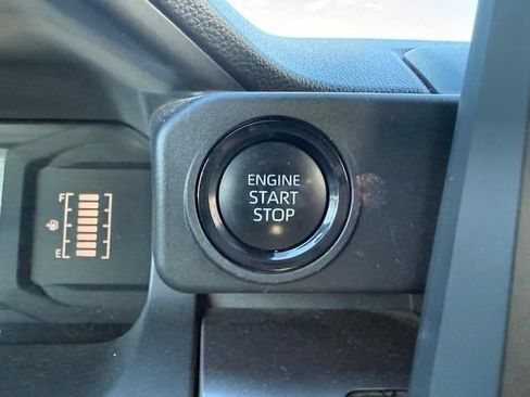 Used 2024 Toyota Tacoma SR5 AWD/4WD image 22