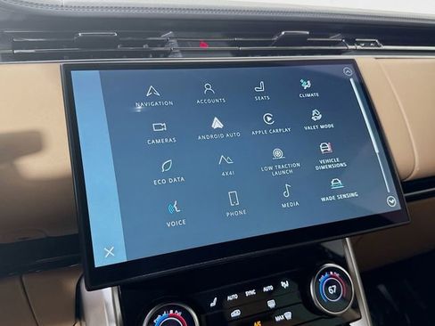 Certified 2023 Land Rover Range Rover SE image 15