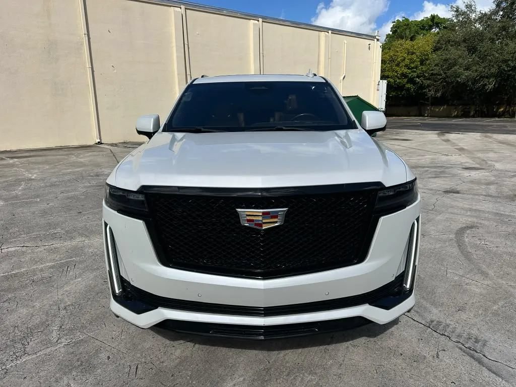 Used 2021 Cadillac Escalade ESV Sport w/ Driver Assist Tech Package RWD image 2