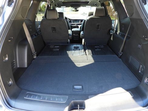 Used 2023 Buick Enclave Avenir w/ Trailering Package, 5000 lbs. AWD/4WD image 31