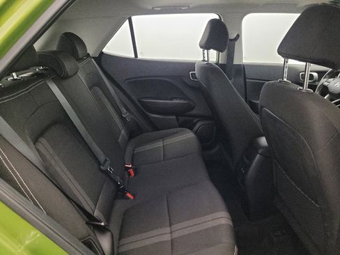 Used 2024 Hyundai Venue SEL FWD image 19
