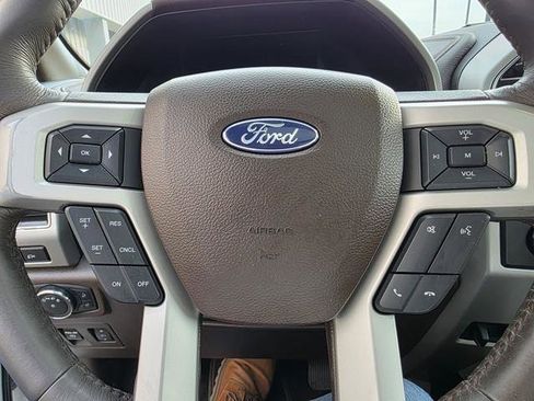 Used 2019 Ford F150 King Ranch image 14