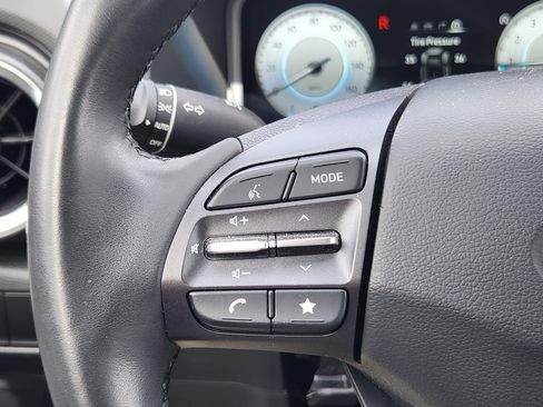 Used 2022 Hyundai Kona Limited AWD/4WD image 29