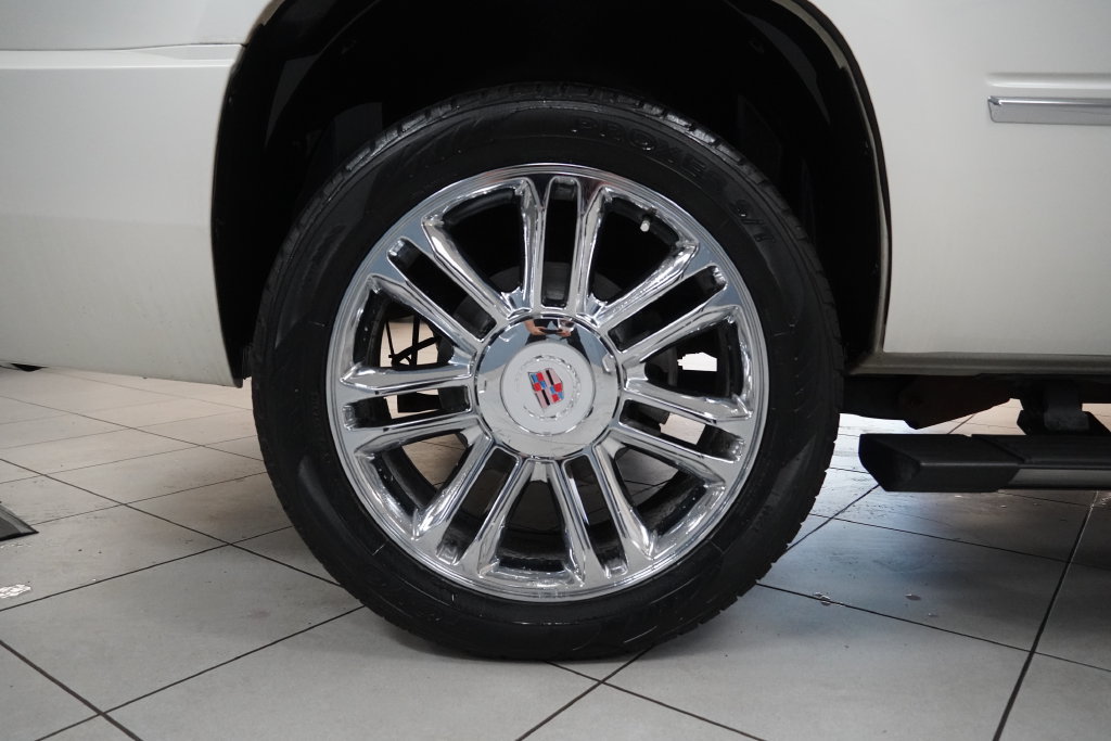Certified 2014 Cadillac Escalade Platinum AWD/4WD image 29