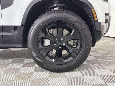 New 2026 Land Rover Defender 110 X-Dynamic SE image 35