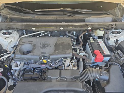 Used 2019 Toyota RAV4 XLE w/ Convenience Package FWD image 31