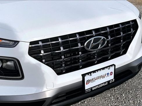 Used 2025 Hyundai Venue SEL image 27