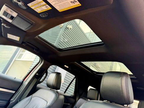 Used 2018 Ford Explorer XLT w/ Equipment Group 202A image 38