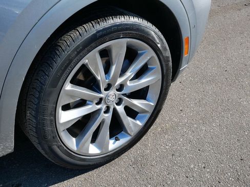 Used 2023 Buick Envision Avenir image 9