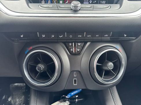 Used 2022 Chevrolet Blazer LT image 16