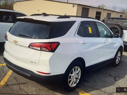 Used 2022 Chevrolet Equinox LT AWD/4WD image 3