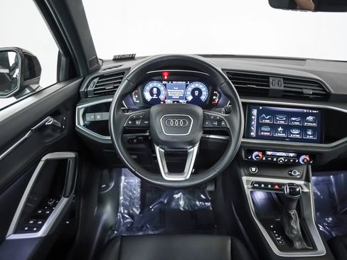 Certified 2024 Audi Q3 2.0T Premium image 11