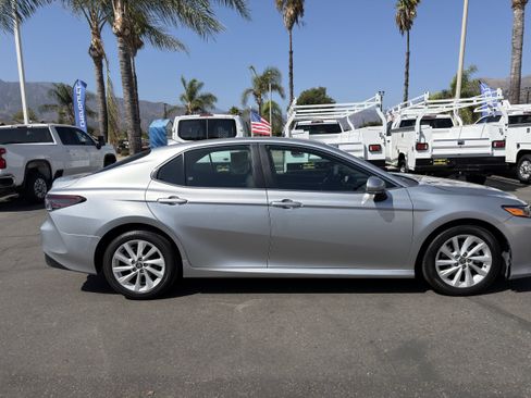 Used 2022 Toyota Camry LE w/ Convenience Package FWD image 9