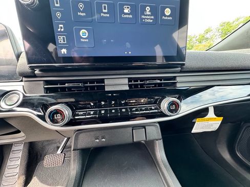 Used 2024 Honda Prologue EX image 13