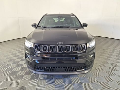 New 2026 Jeep Compass Latitude image 2