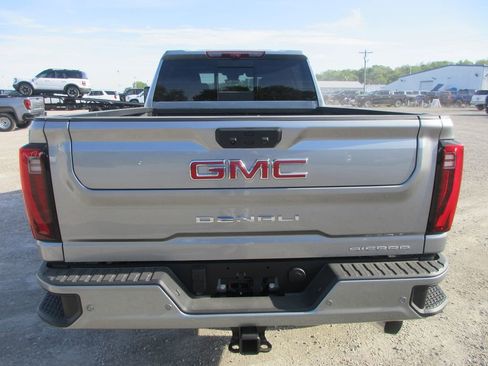 New 2026 GMC Sierra 3500 Denali w/ Denali Reserve Package AWD/4WD image 6