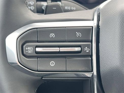 New 2026 GMC Acadia Elevation image 13