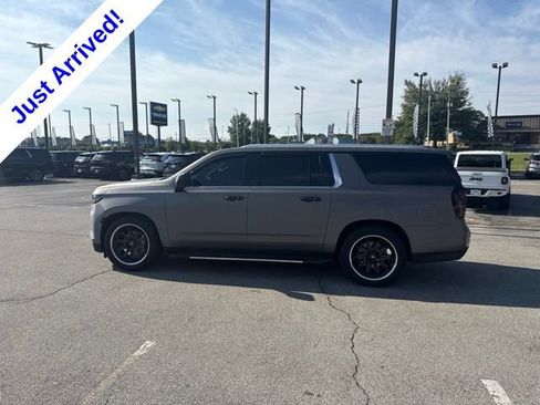 Used 2021 Chevrolet Suburban LT AWD/4WD image 8